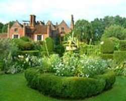 The gardens featuring tulips of the House are promulgated by the expedition to save the Rural England The gardens featuring tulips of the House are promulgated by the expedition to save the Rural England.
